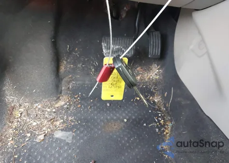 2013 Ford Focus Se z USA, uszkodzony, nr VIN 1FADP3K22DL327040